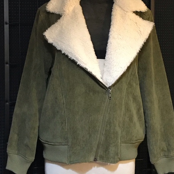 MINKPINK Jackets & Blazers - 💚MinkPink Green Corduroy Coat💚